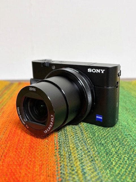 ソニー SONY DSC-RX100 M5　バンナイズ VanNuysケース付