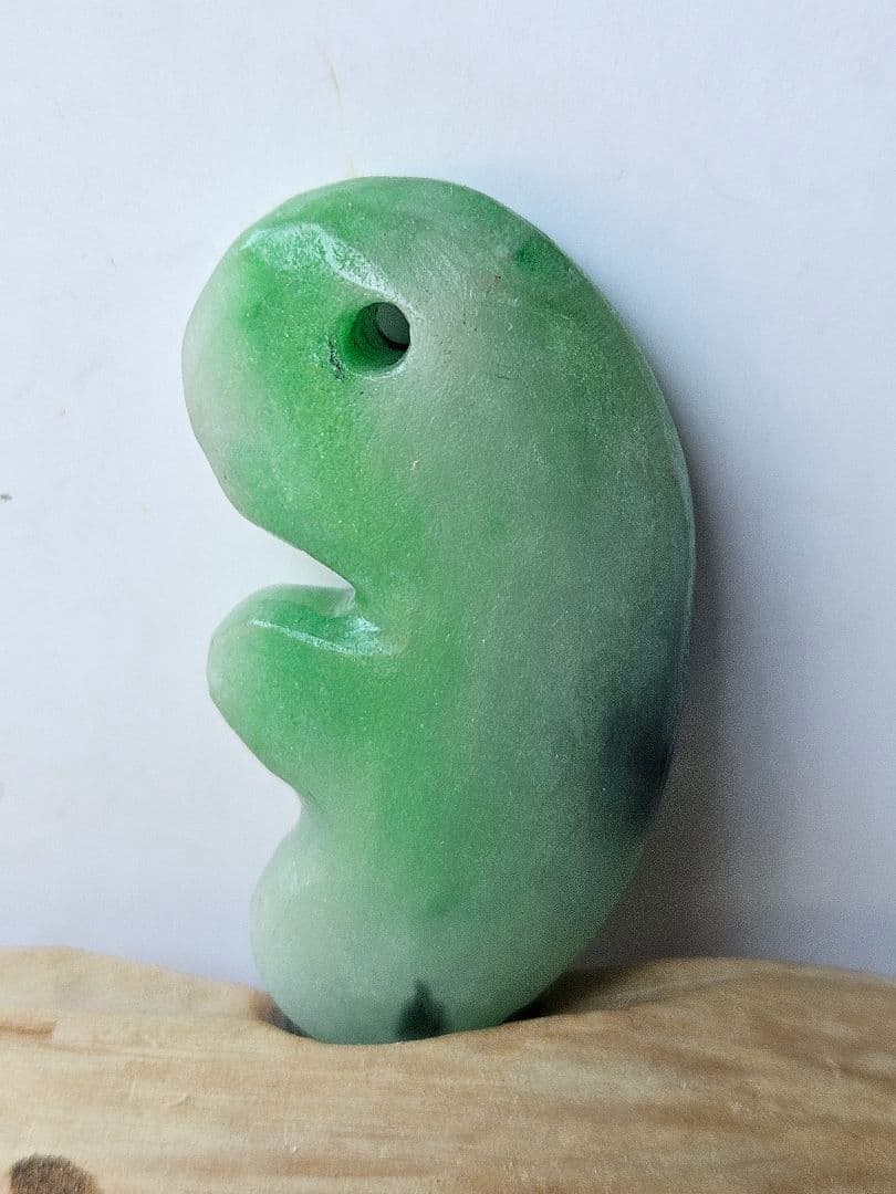 専用　獣形　翡翠勾玉 　　　☆8,800円☆