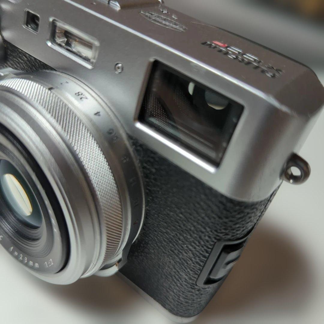 美品✨️　Fujifilm X100F　富士フィルム コンデジ　バッテリー2個