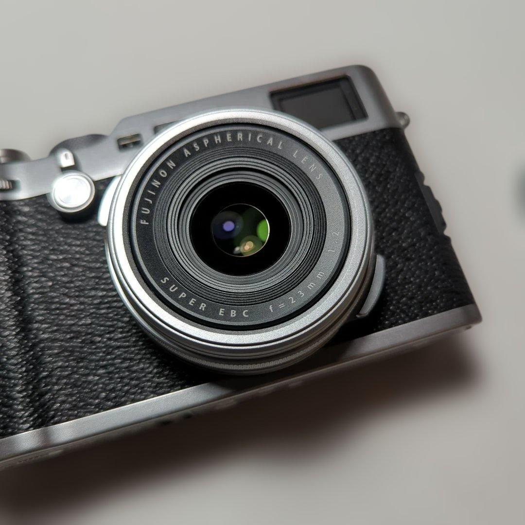 美品✨️　Fujifilm X100F　富士フィルム コンデジ　バッテリー2個