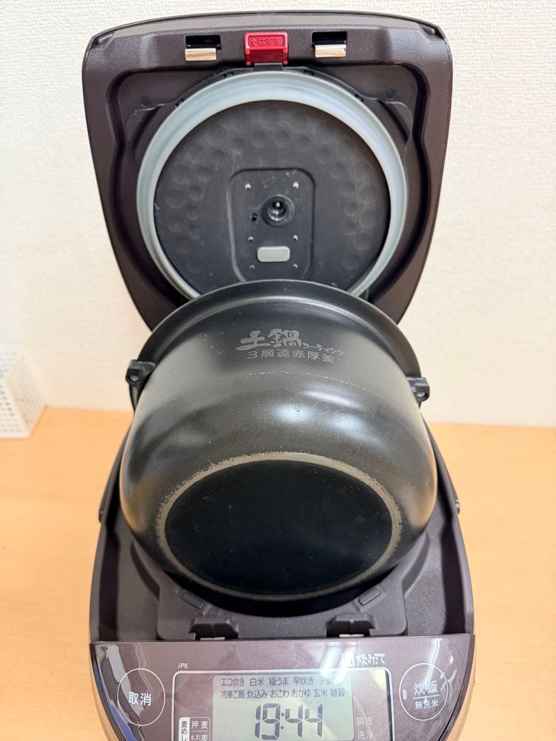 タイガー 圧力IH炊飯ジャー JPK-B100 5.5合炊き 2022年製
