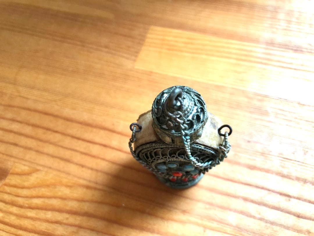 【中国・骨董】時代物 チベット ターコイズ 銀細工 鼻煙壷