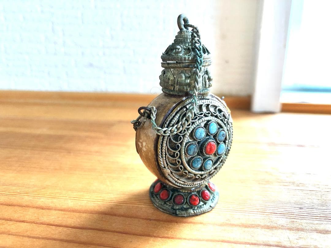 【中国・骨董】時代物 チベット ターコイズ 銀細工 鼻煙壷