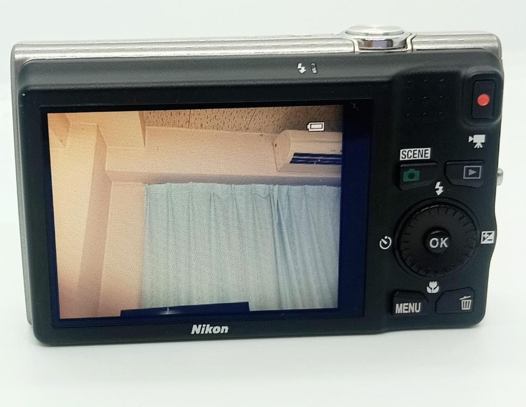 Nikon COOLPIX S6200 Camera16M10x 充電器付き