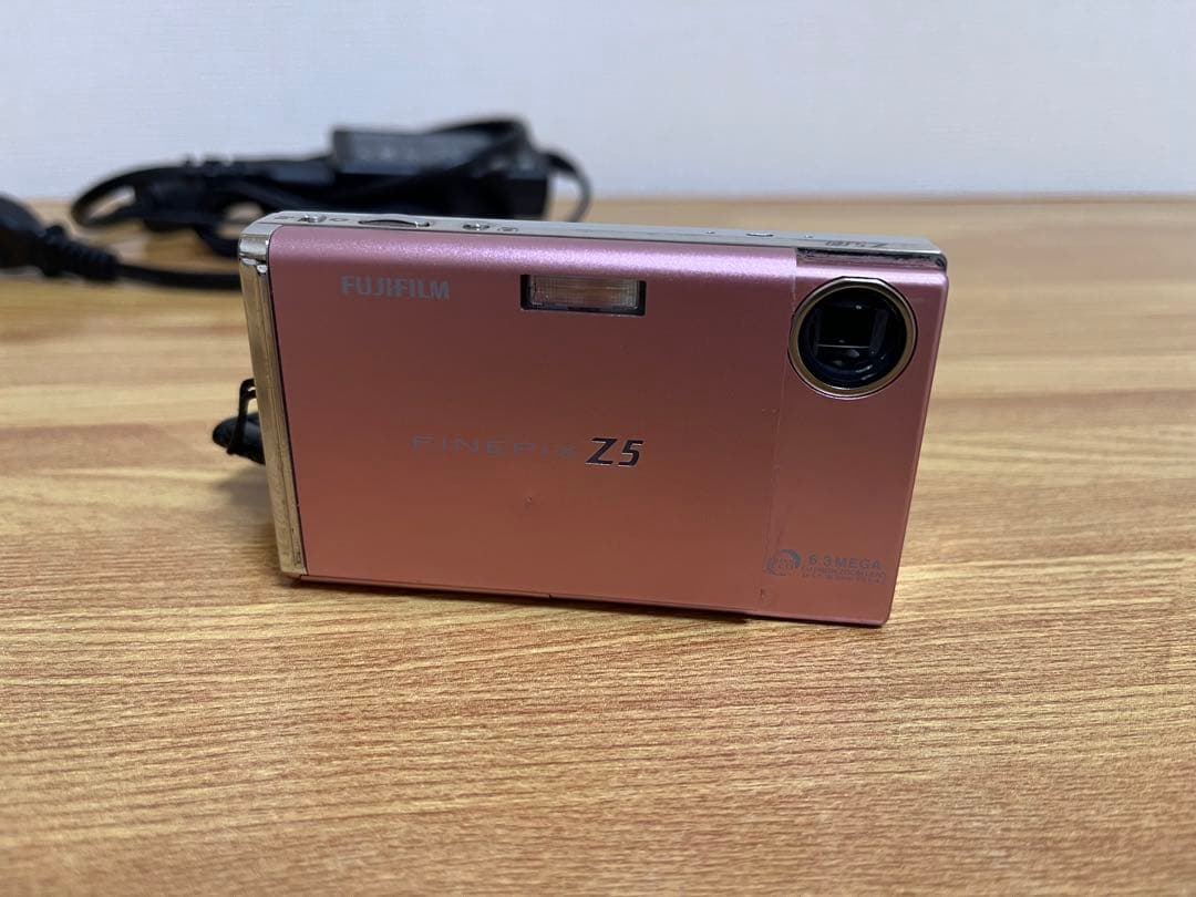 Fujifilm FinePix Z5 コンパクトデジタルカメラ