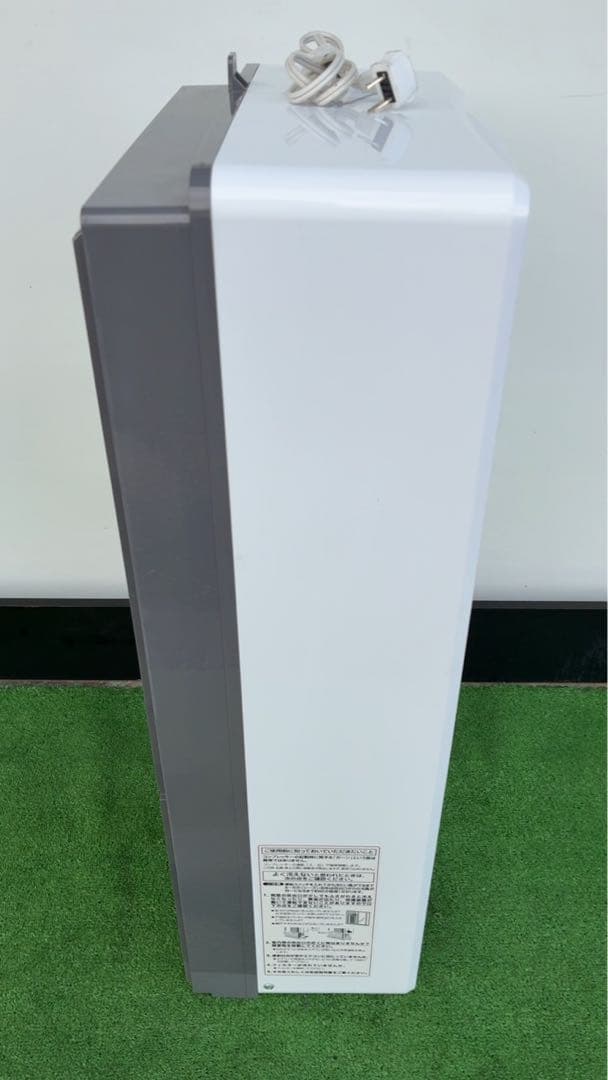 コイズミ 窓用エアコン 形名　KAW-1622 2022年製