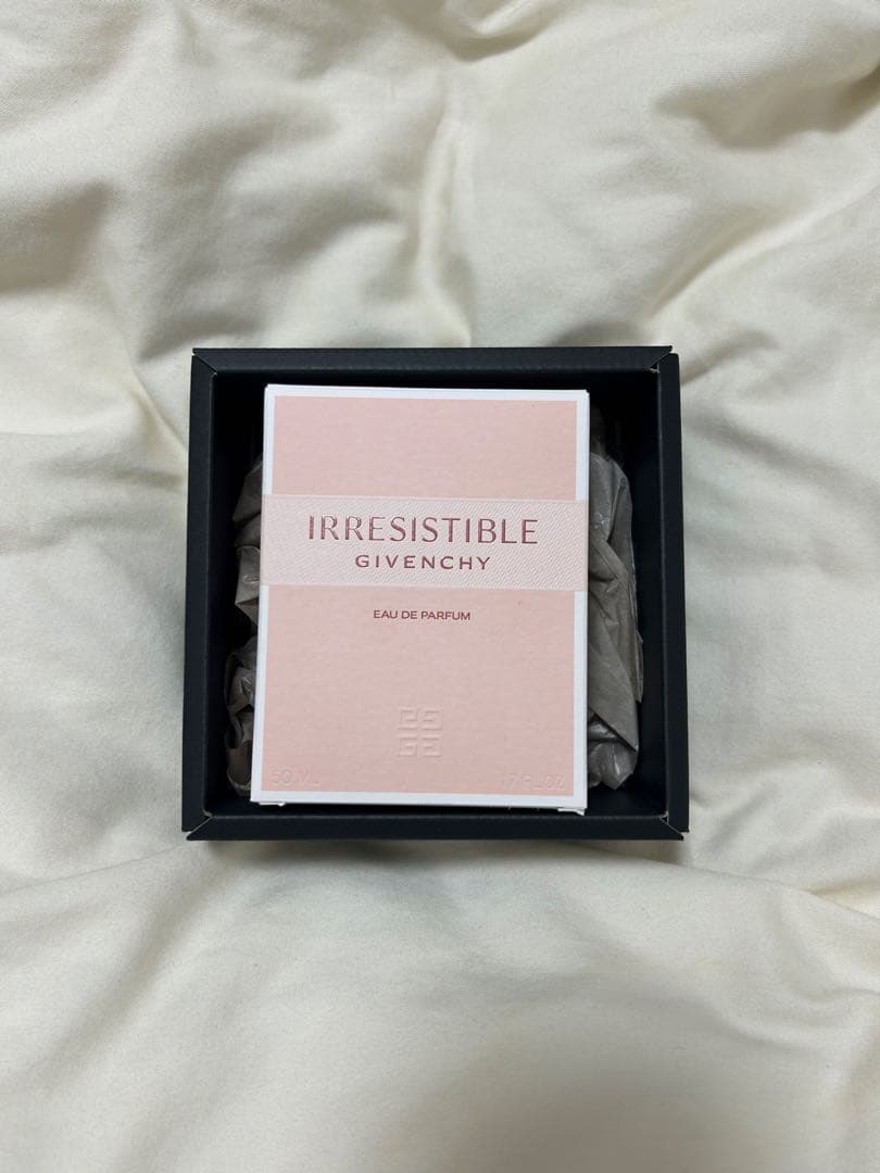 香水(女性用) GIVENCHY IRRESISTIBLE Eau de Parfum 50ml