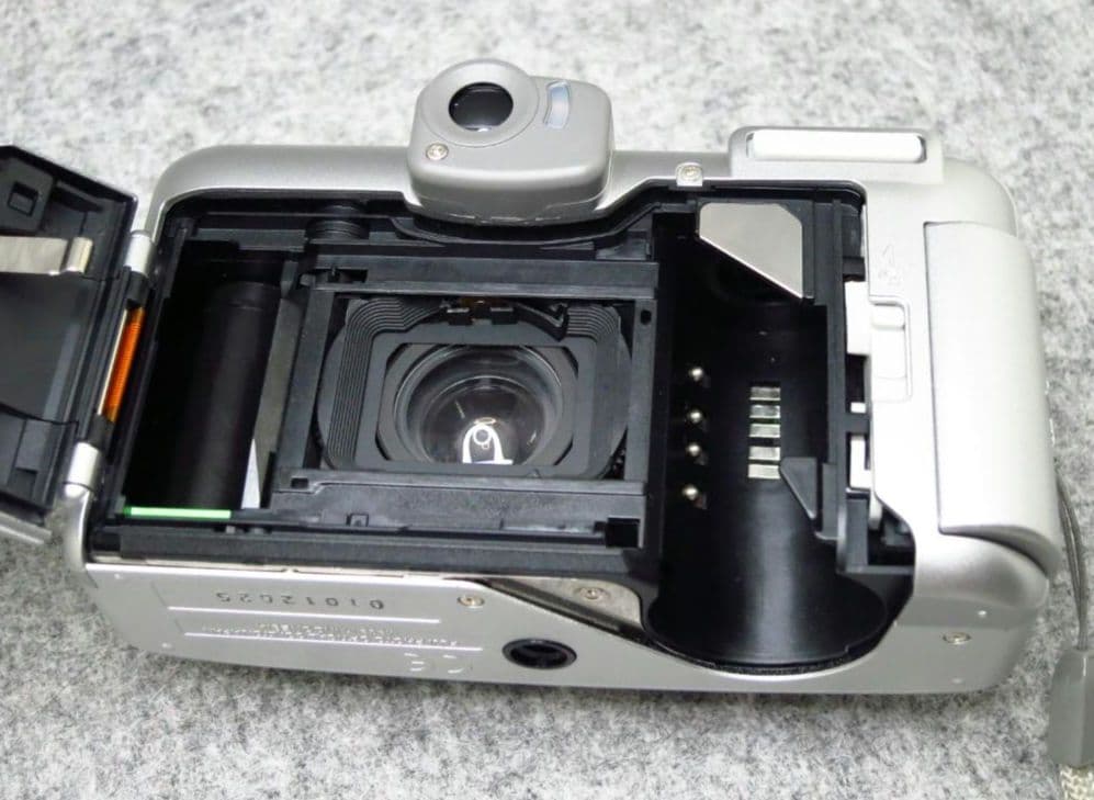 FUJIFILM ZoomDate 120V フィルムカメラ