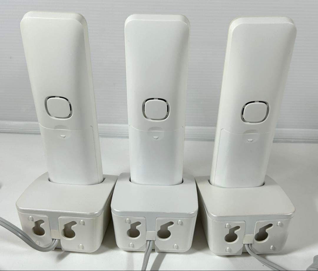 Panasonic KX-FKD508-W1 子機3台セット　充電台付き