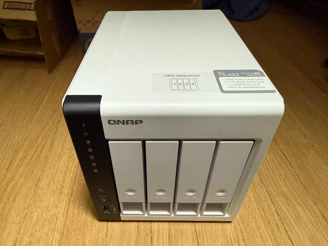 Qnap　TS-433　NAS　4ベイ