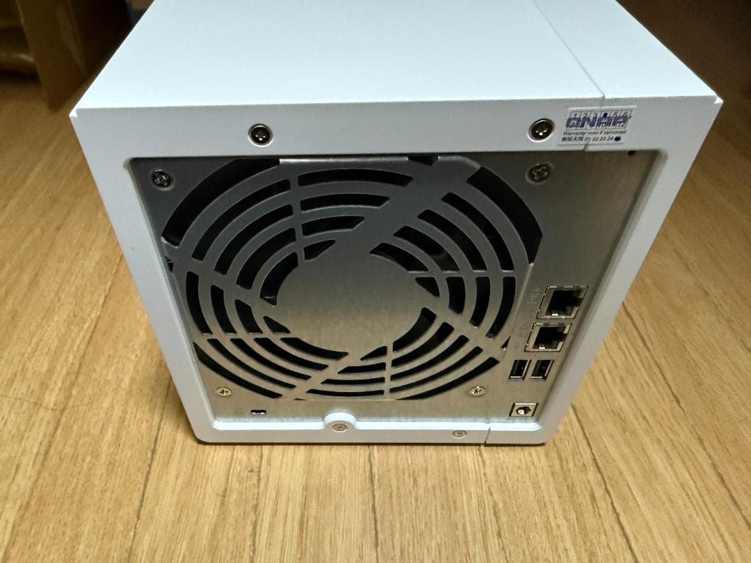 Qnap　TS-433　NAS　4ベイ