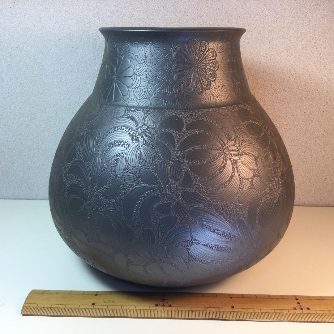 陶芸　手作り陶器　飾り花瓶　菊図柄