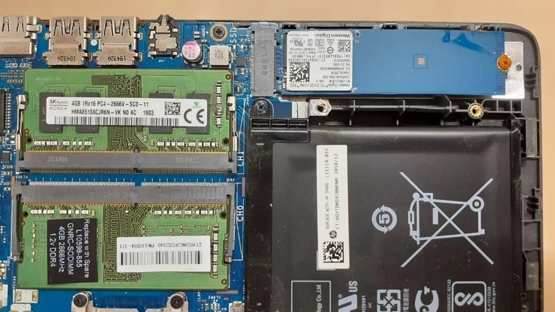 シ*グ様 80L0225-08【ジャンク】HP 250 G7 / Core i5