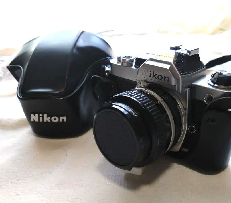 Nikon 一眼レフ フィルムカメラ とソフトケース CF-27 黒ジャンク品