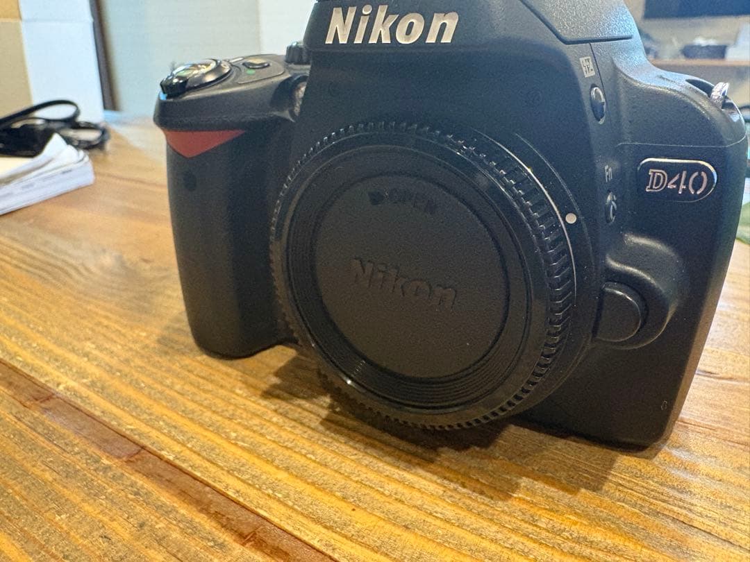 Nikon D40 デジタル一眼レフカメラ