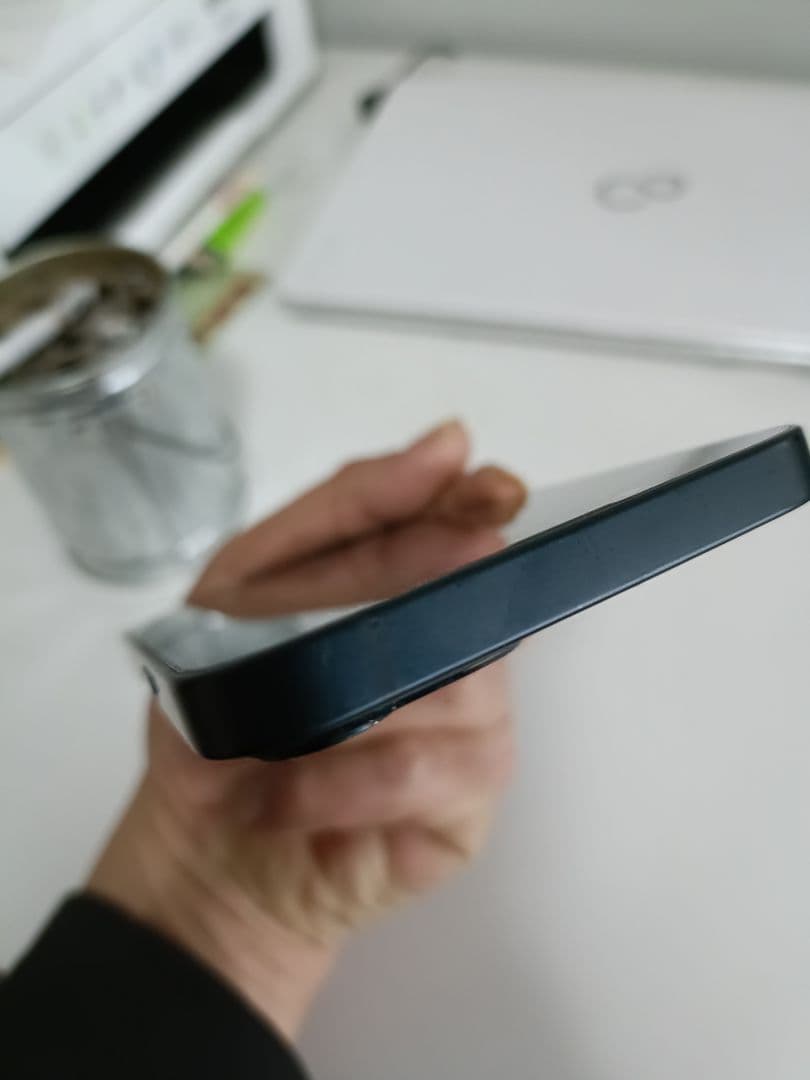 Apple iPhone 13 本体ブラック