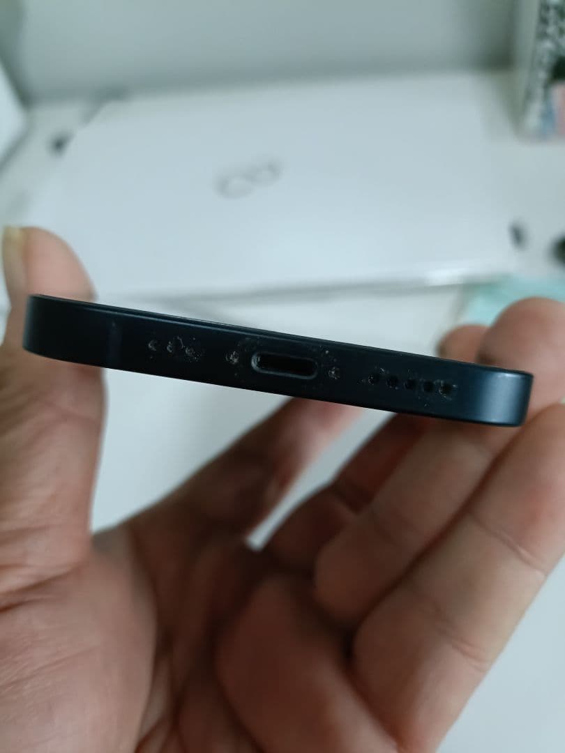 Apple iPhone 13 本体ブラック