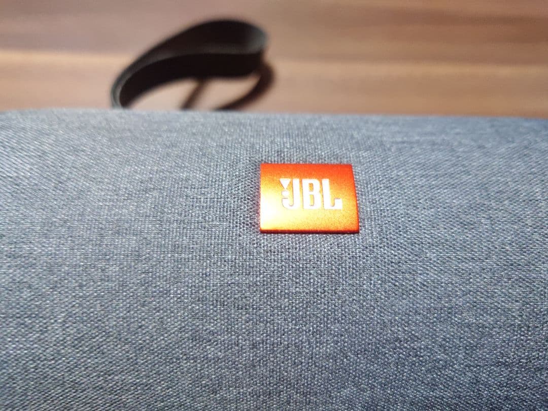 【美品】JBL CHARGE3ポータブルBluetoothスピーカー収納ケース付