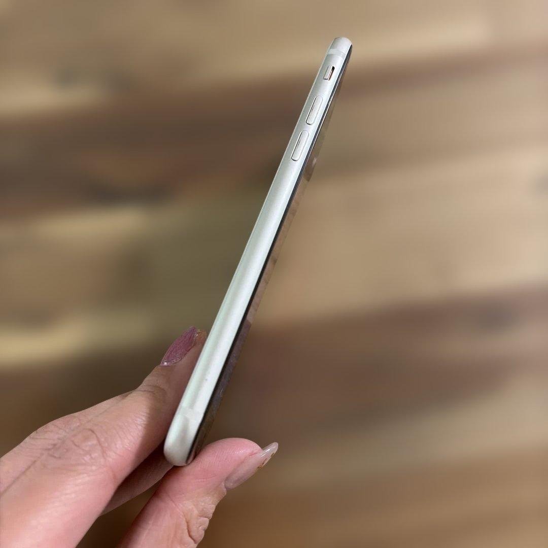 スマートフォン本体 iPhone SE 64gb