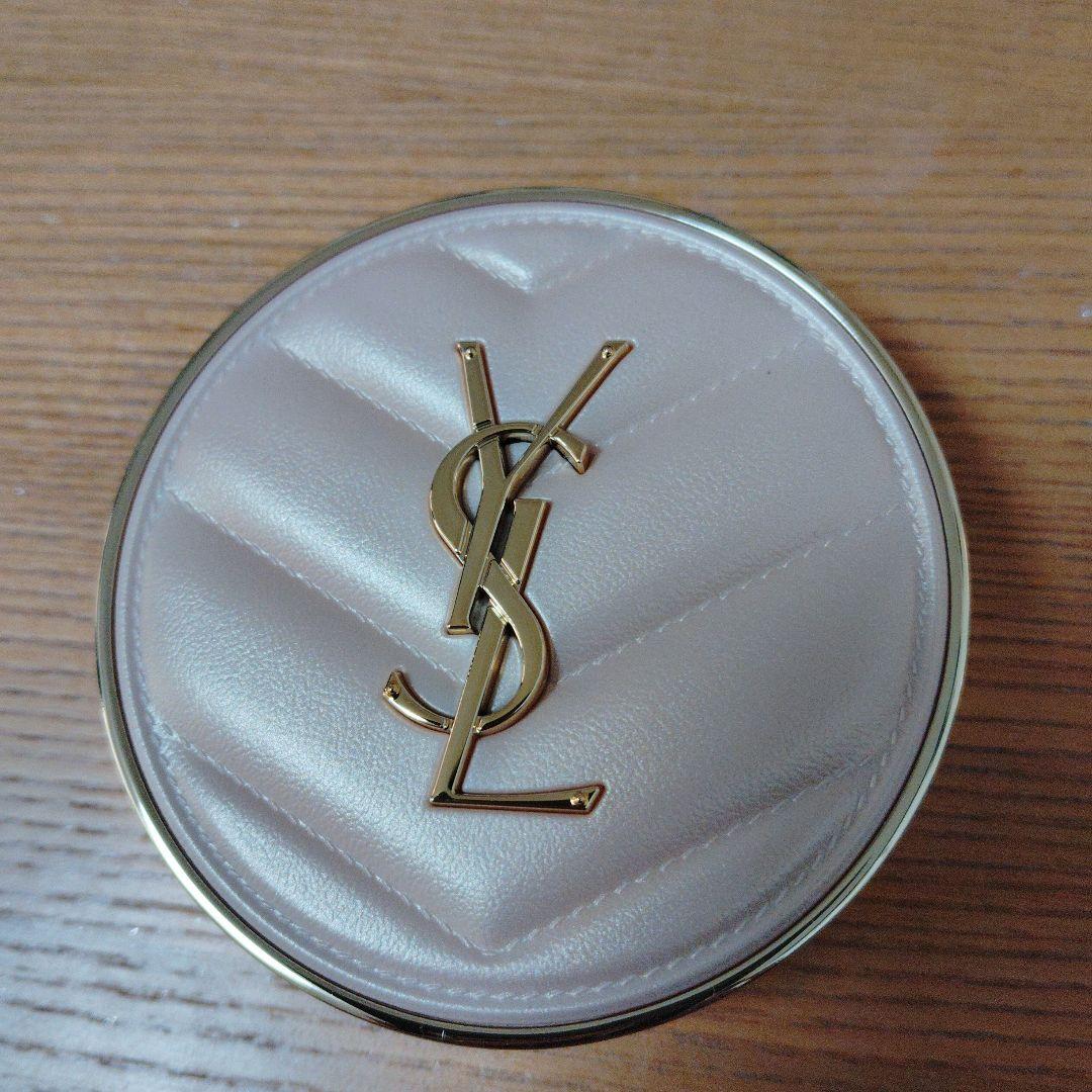 新品Yves Saint Laurent Cushion B20 Ivory