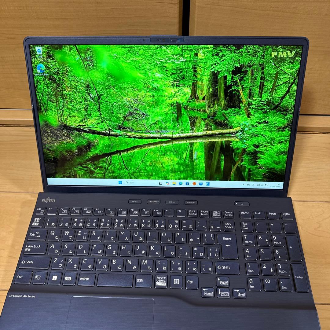 【極美品】富士通 FMVA47H3LC i5-1235U 16GB 512GB
