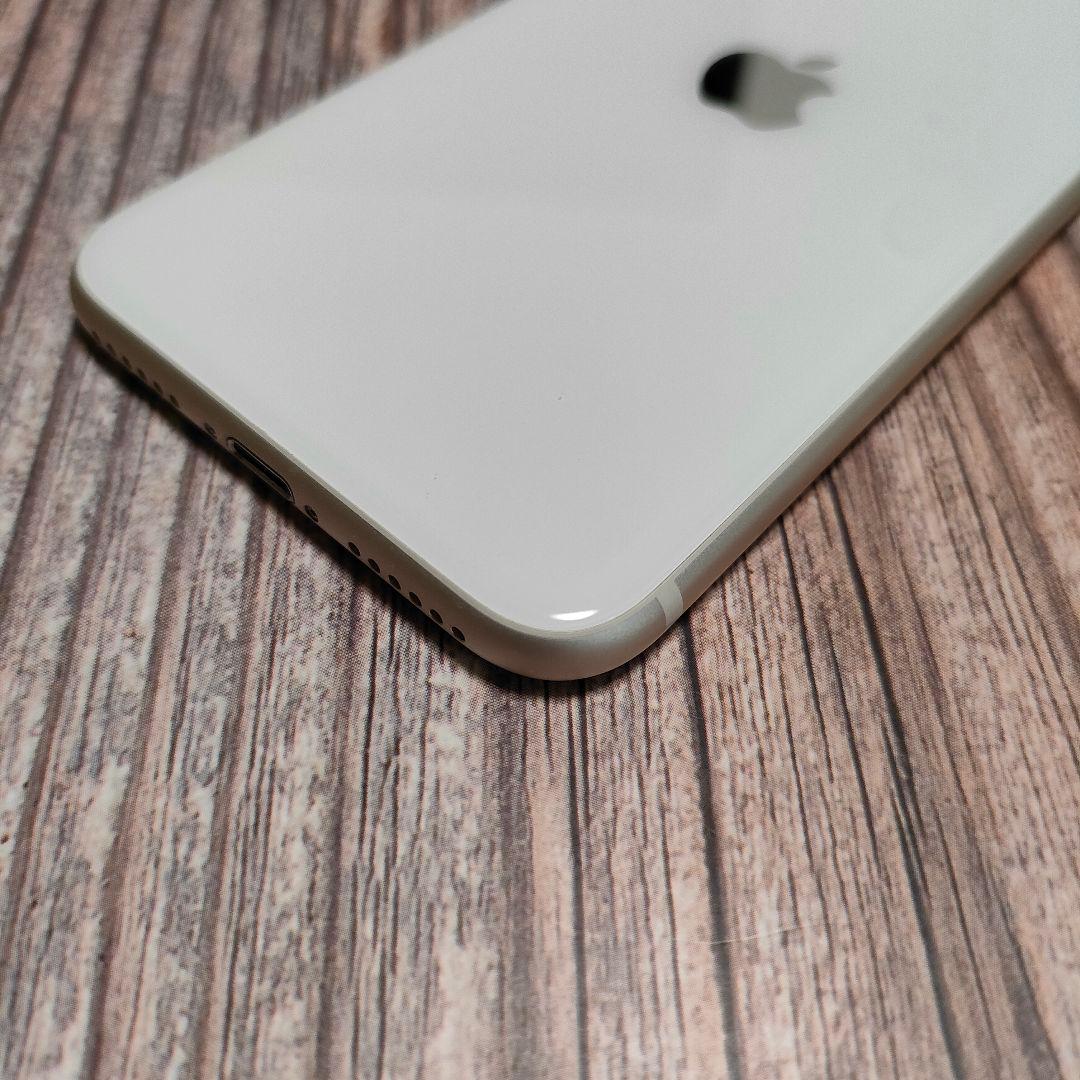 iPhone SE 第3世代 64GB スターライト バッテリー93%