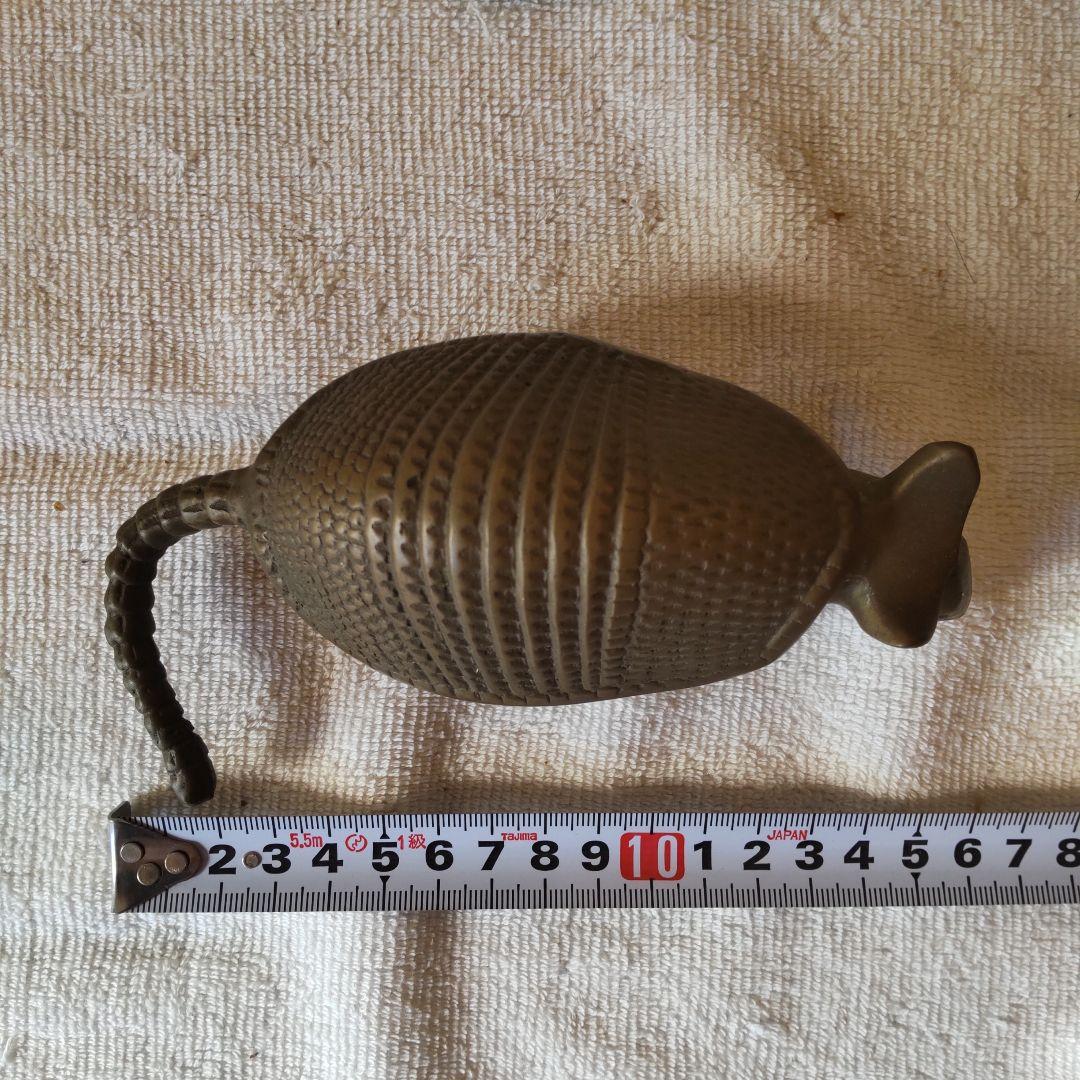 アルマジロと龍　置物　鉄　金属