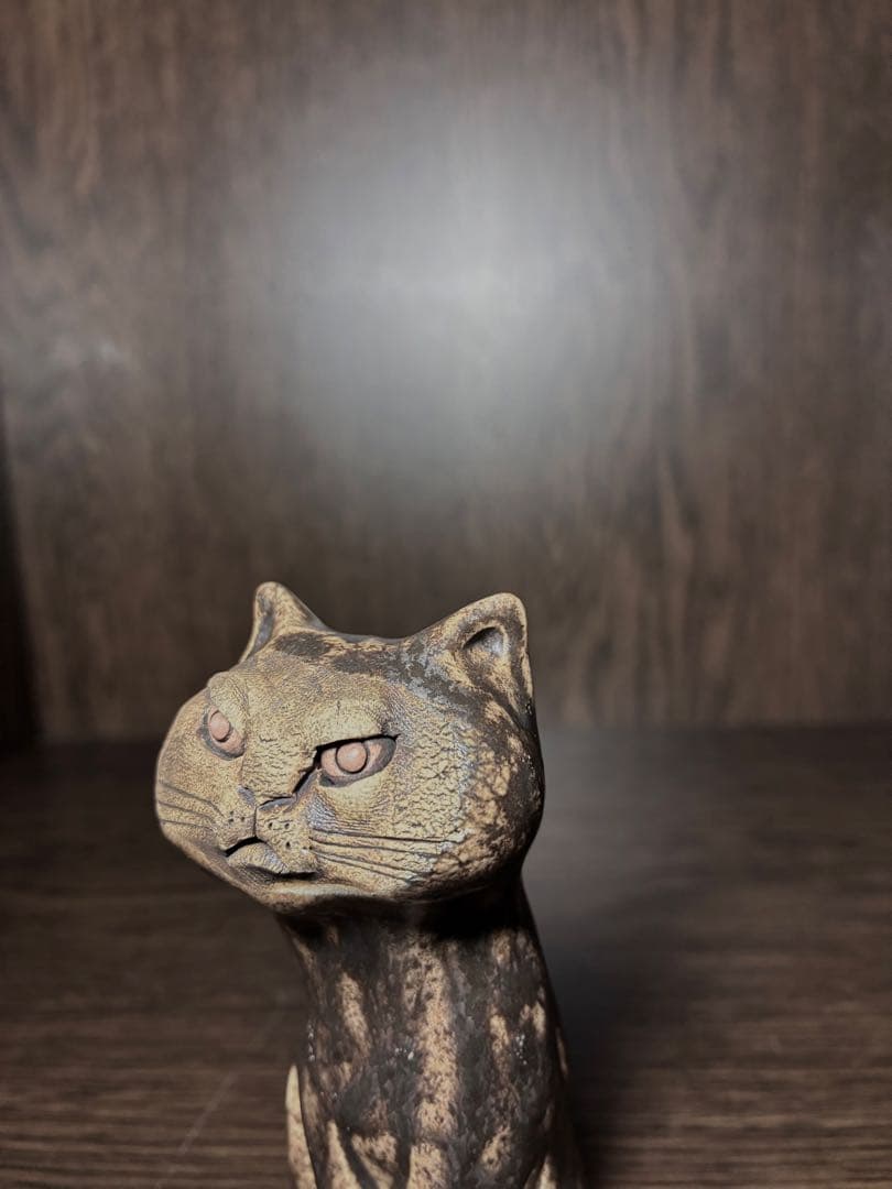 猫の置物 陶器のネコちゃん