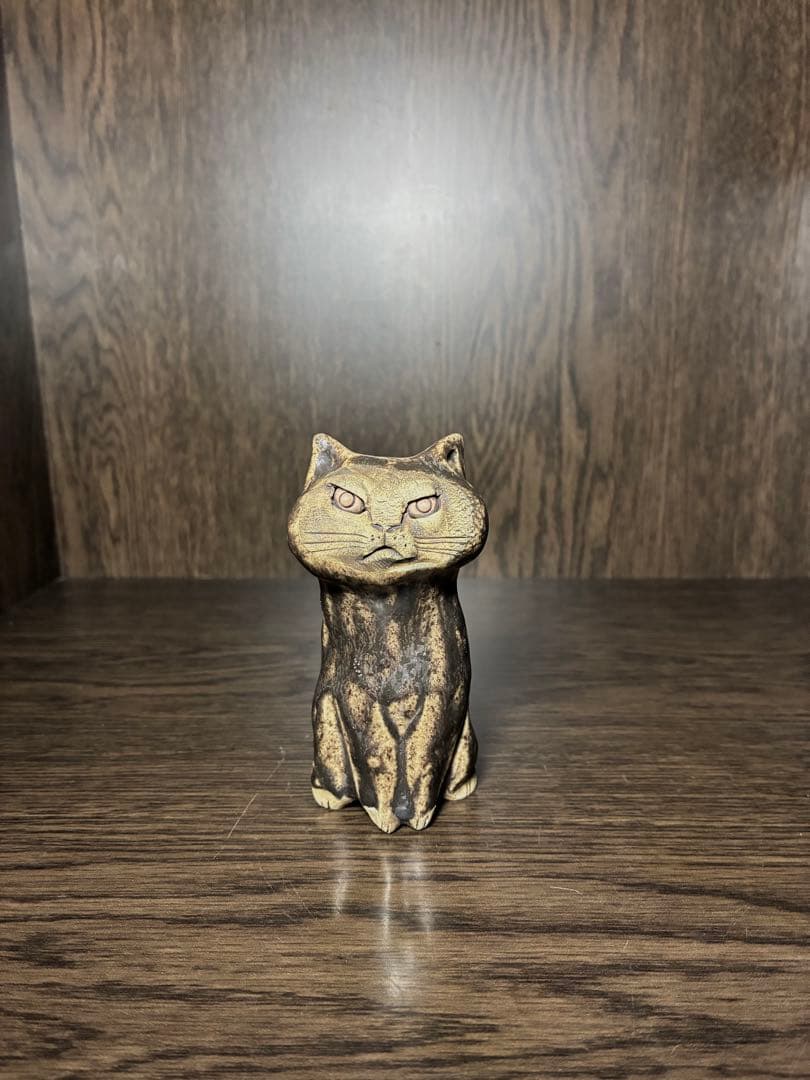 猫の置物 陶器のネコちゃん