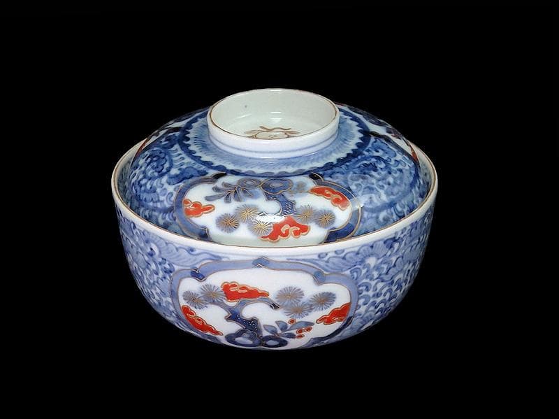 九谷　大聖寺伊万里　染錦　唐草に松竹梅の図　大振蓋茶碗　C435AS-fbvp
