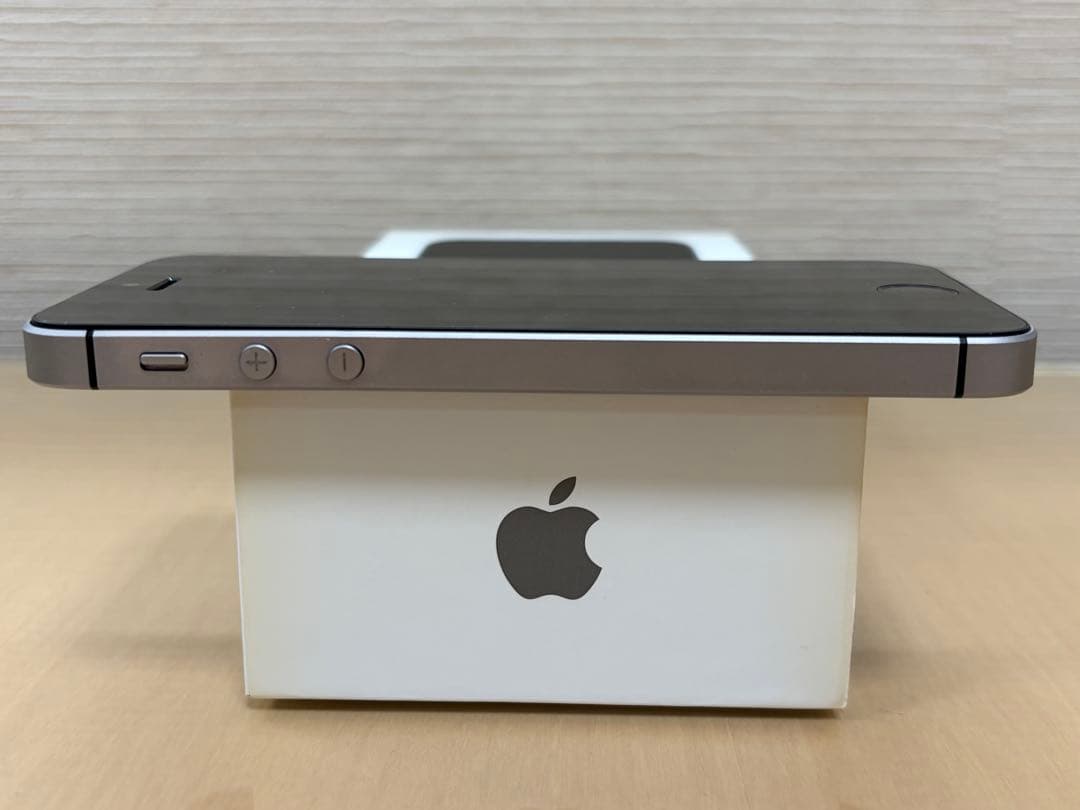 iPhone SE 第1世代 64GB グレイ 箱 付属品あり バッテリー81%