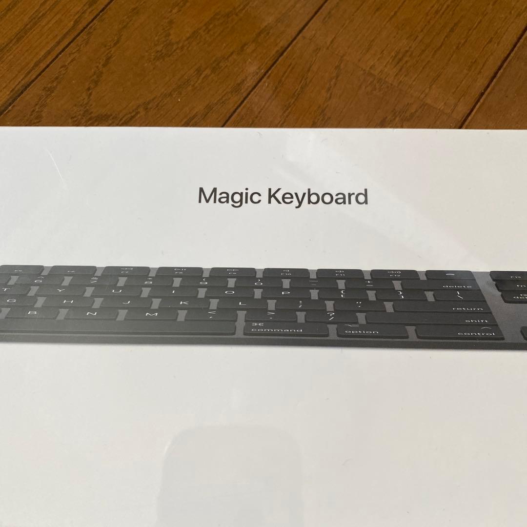新品 Magic Keyboard with Numeric Keypad