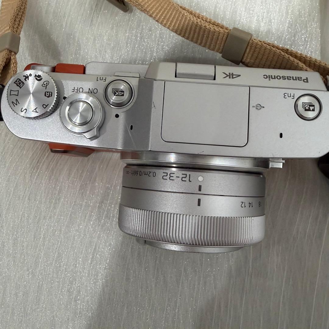 一眼レフカメラ　LUMIX GF10W
