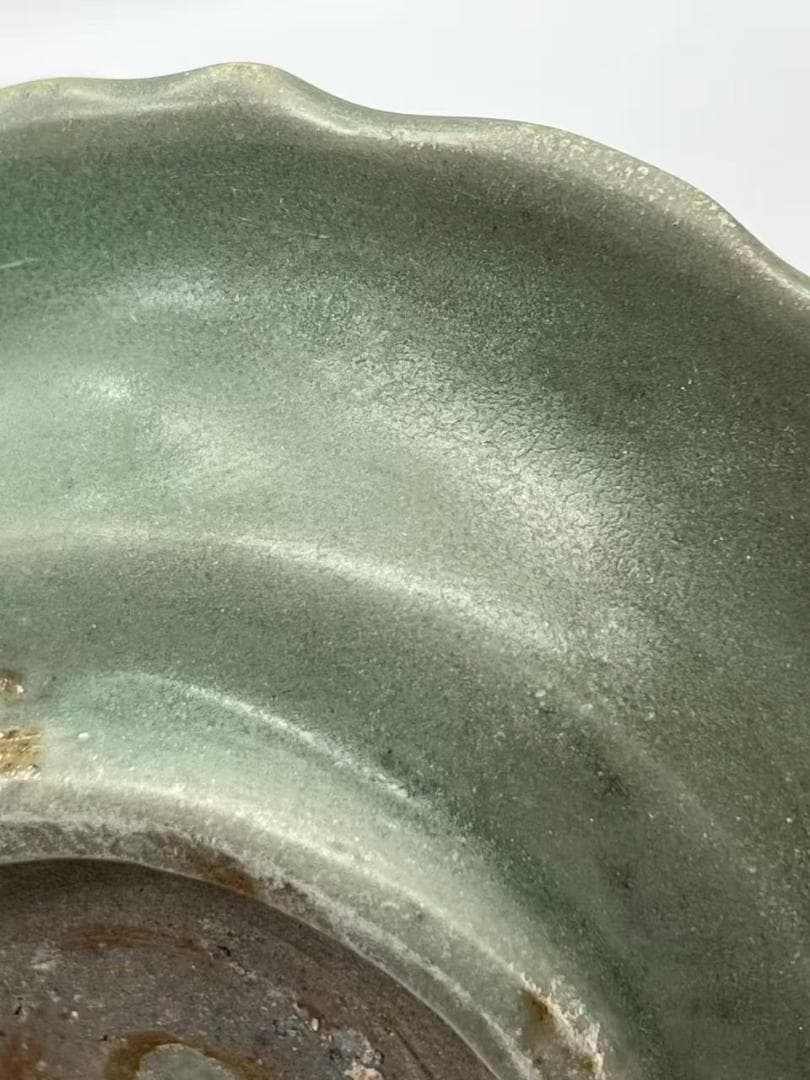 南宋から元時代　青磁 龍泉窯青釉刻花菱口盤 龍泉窯青釉花口洗(F-129)