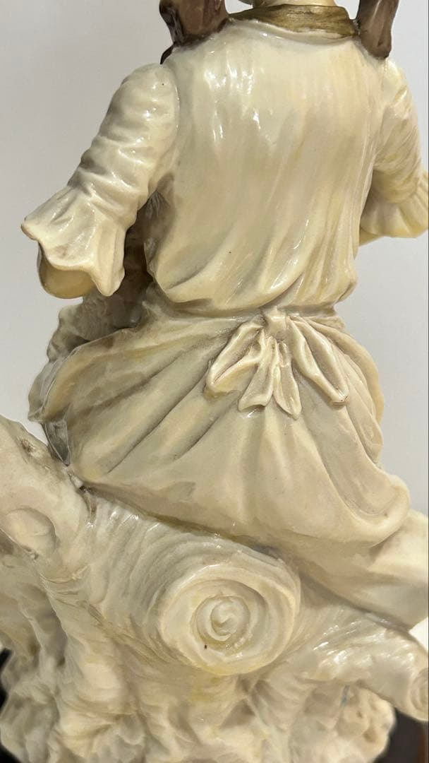イタリアA.Santini サンティーニ 彫像 「羊を抱く少女」 カポディモンテ
