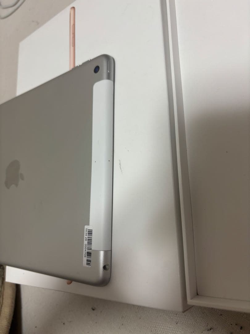 ま*や様 Apple iPad (第8世代) 128GB バッテリー95%