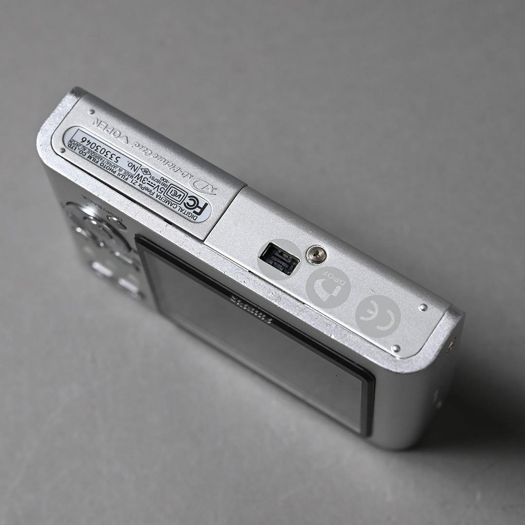 FUJIFILM FinePix Z1シルバー【実動品】xDカード512MB付き