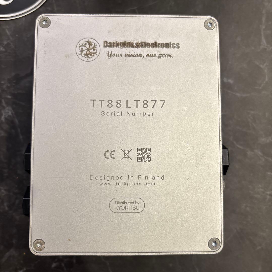 アンプ D