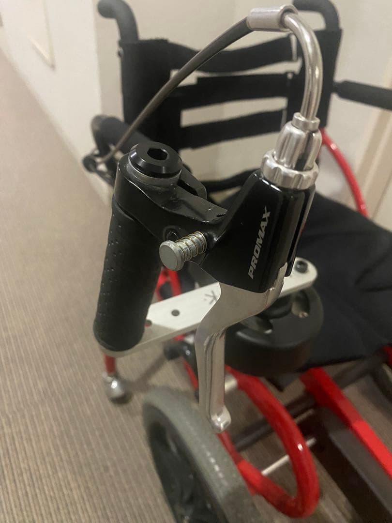 Profhand プロハンド 赤　ペダル付き トレーニングチェア 介護用品