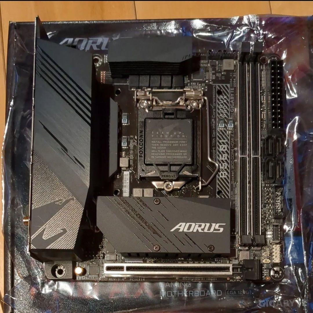 マザーボード GIGABYTE B560I AORUS PRO AX + I5 11400F