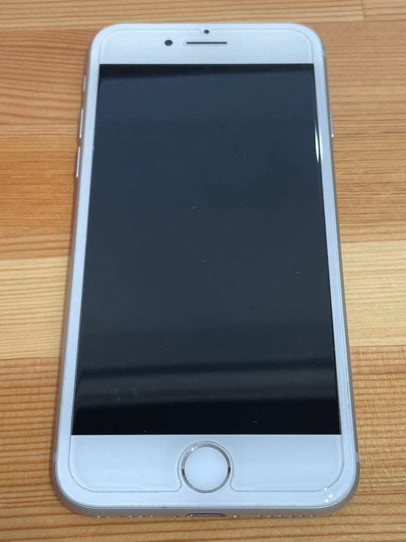 iPhone 8 シルバー 本体 SIMフリー バッテリー100%