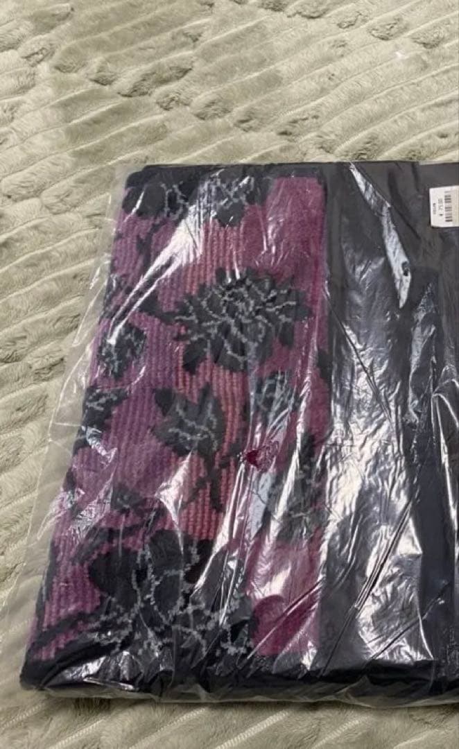 新品未使用　feiler 紫色花柄のタオル