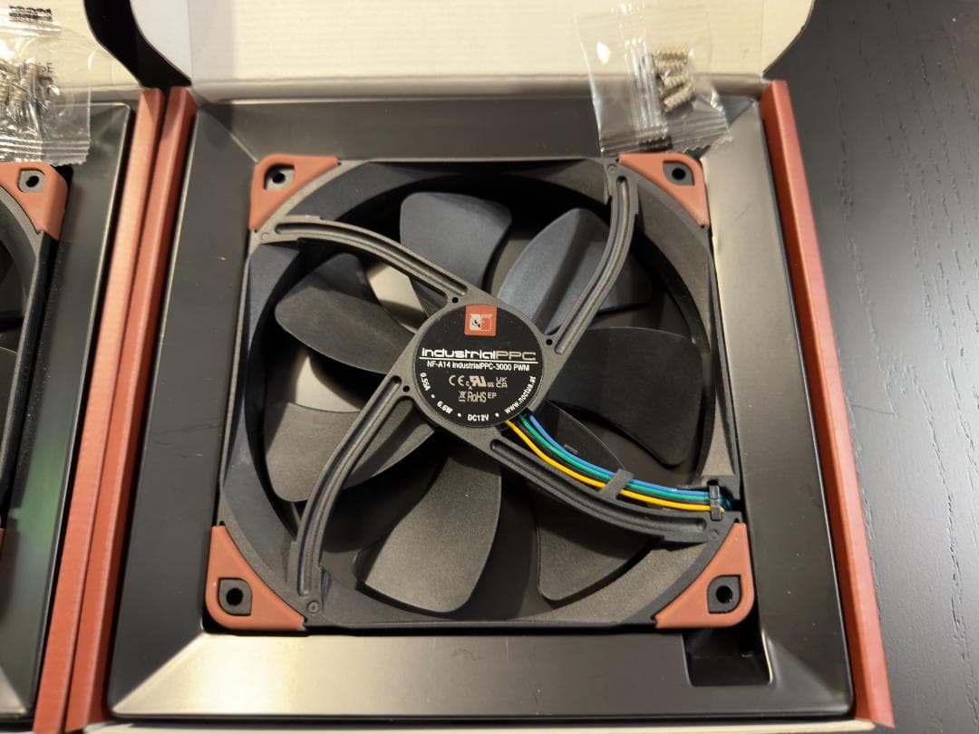 Noctua NF-A14 industrialPPC-3000 PWM×3