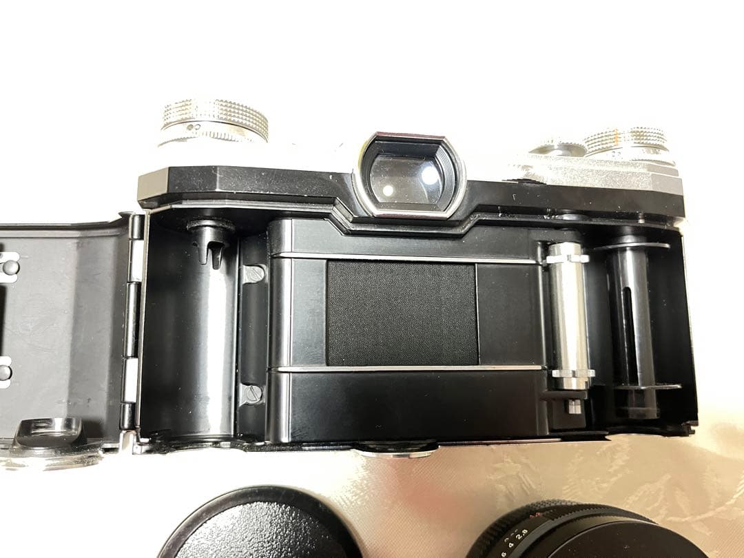 Pentacon F 旧東ドイツ製カメラ　Carl Zeiss f2.8/50