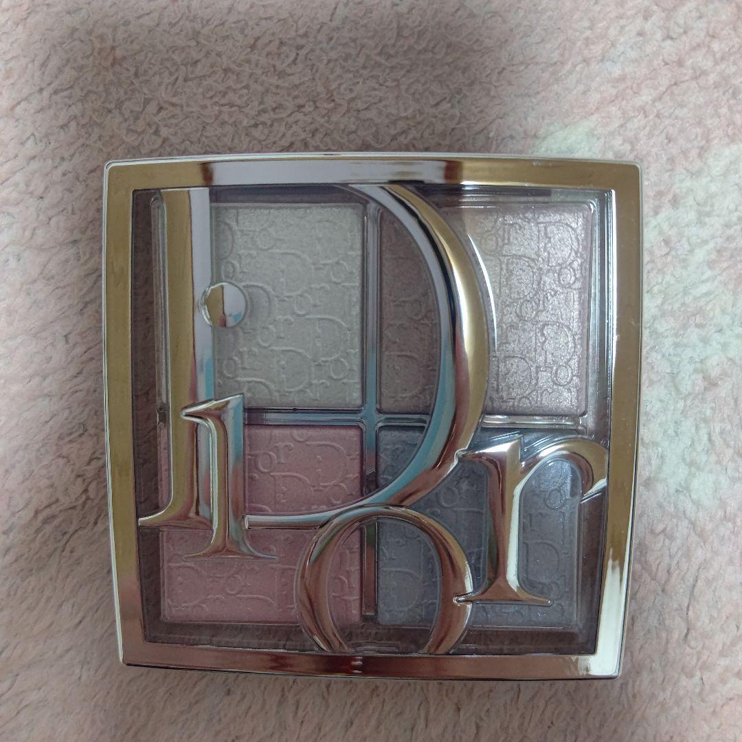 【匿名配送】Dior バックステージグロウマキシマイザーパレット　002