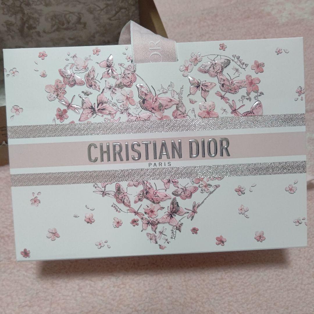 【匿名配送】Dior バックステージグロウマキシマイザーパレット　002