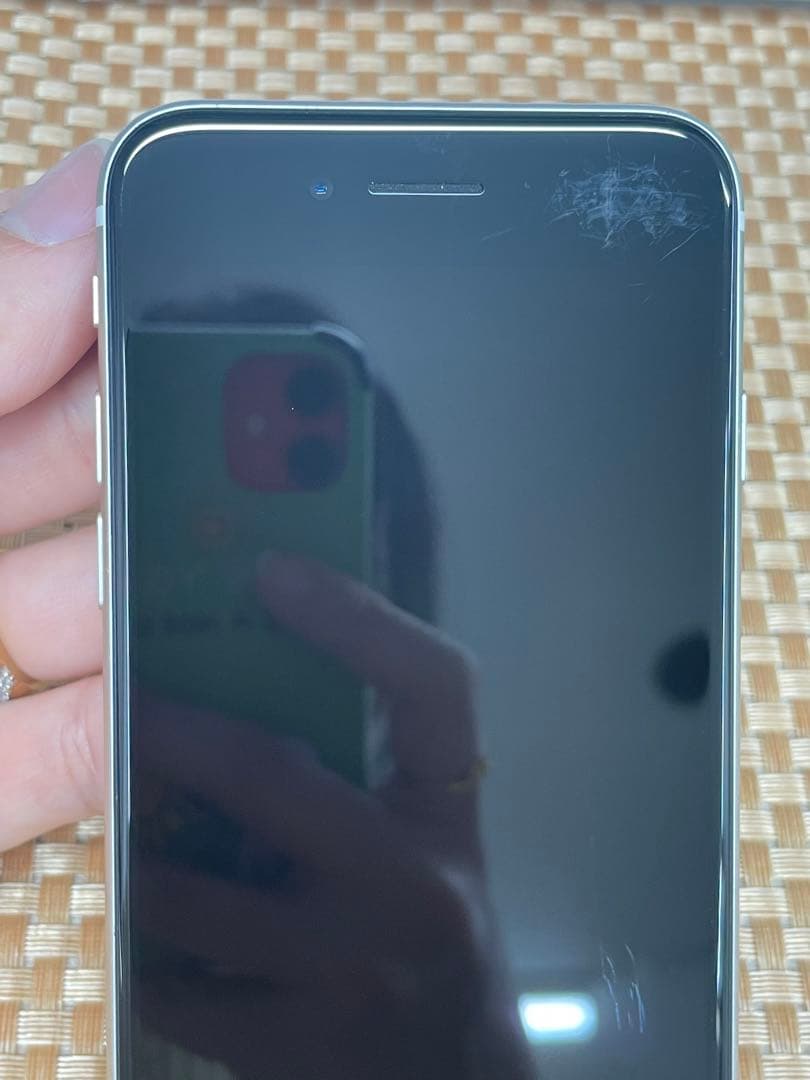iPhone SE 第3世代 64GBスターライトSIMフリー【1941】