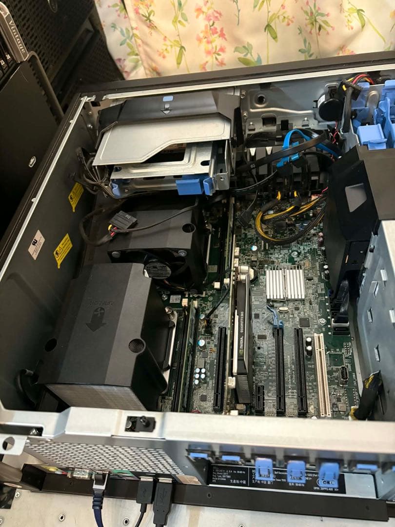 サーバー Dell Precision Tower 7810 2x Xeon
