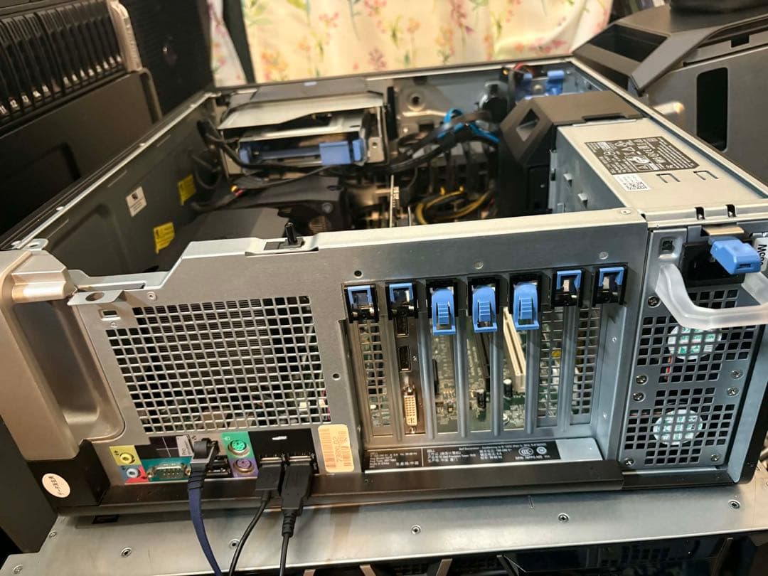 サーバー Dell Precision Tower 7810 2x Xeon