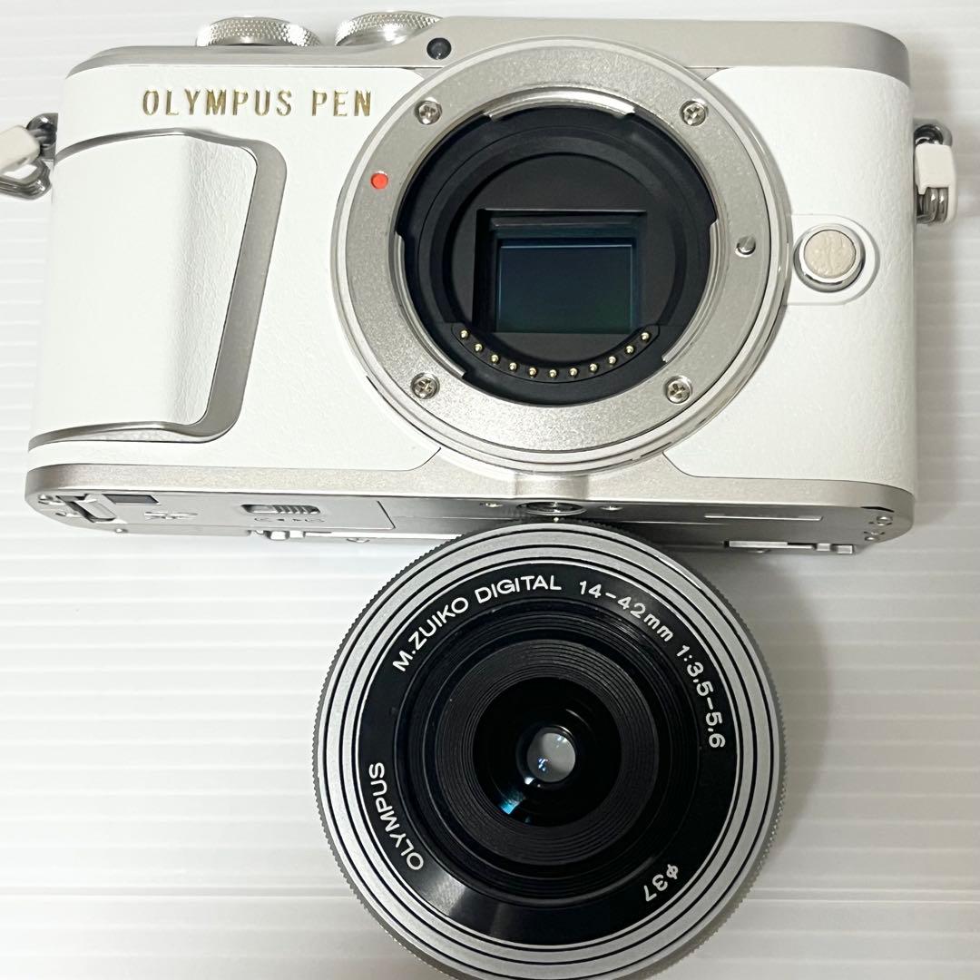 極上美品【ショット数590回】PEN E-PL9 レンズキット OLYMPUS